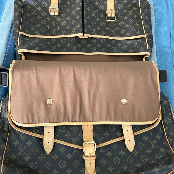 Louis Vuitton Sac Chasse Hunting Bag 18.9 x 15.7 x 8.7 inches - Picture 13 of 16